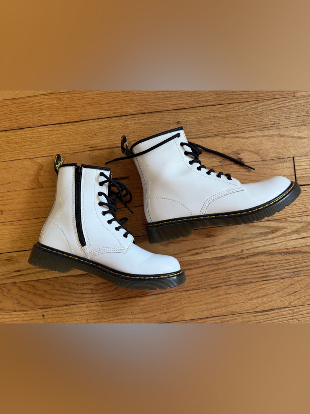 Dr. Martens White Boots Women’s Size 6 - Picture 9 of 9